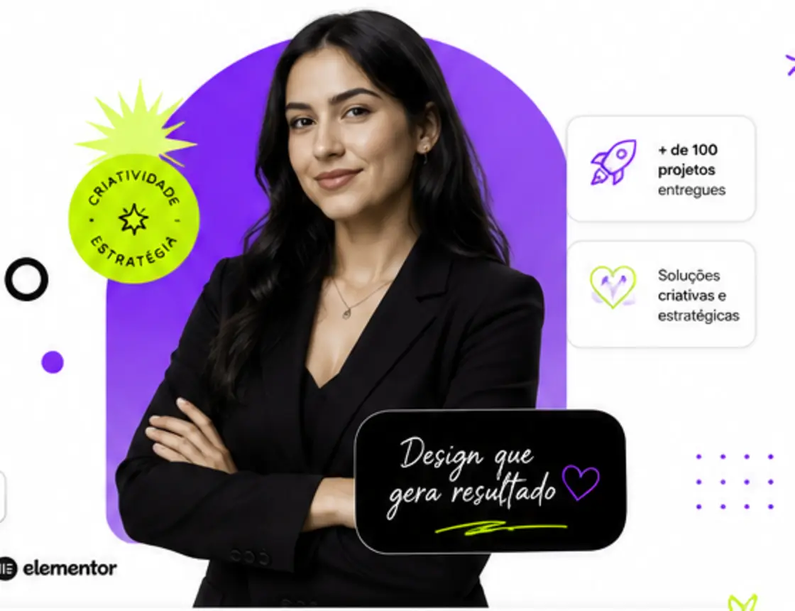 Designer em frente a uma composição gráfica roxa